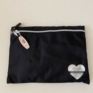 Victoria’s Secret 2014 London Fashion Show Travel Bag Set BNWT